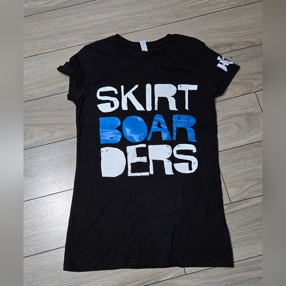 Vintage!! New Skirtboarders T-shirt Women size M - Picture 1 of 1